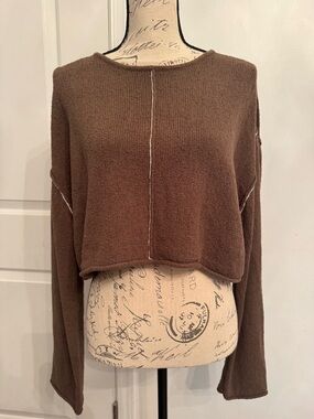 Contrasting Crop Knit Sweater